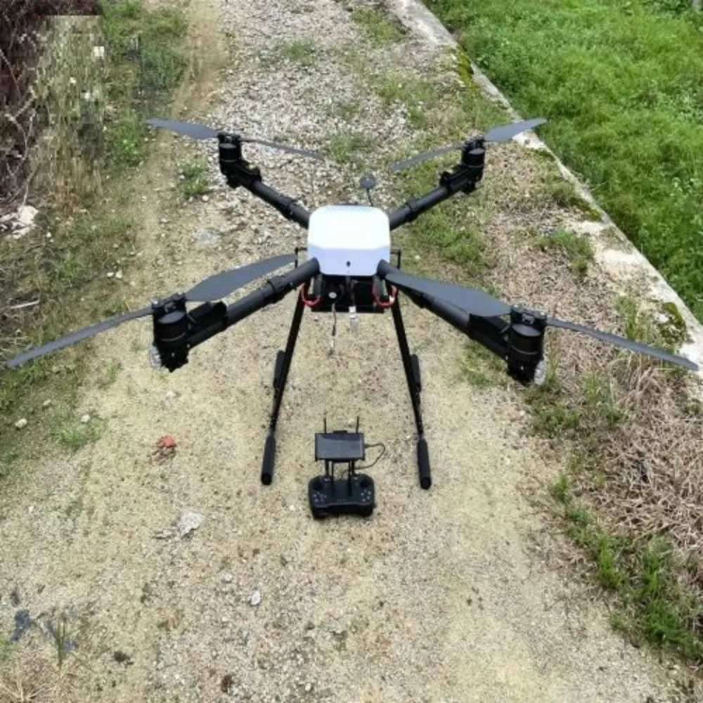 drone per consegne che può essere equipaggiato con una varietà di gadget