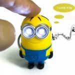 Mini LED 3D Minions con il suo portachiavi