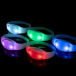 Braccialetto LED Attivato dal Suono con Telecomando - immagine 11